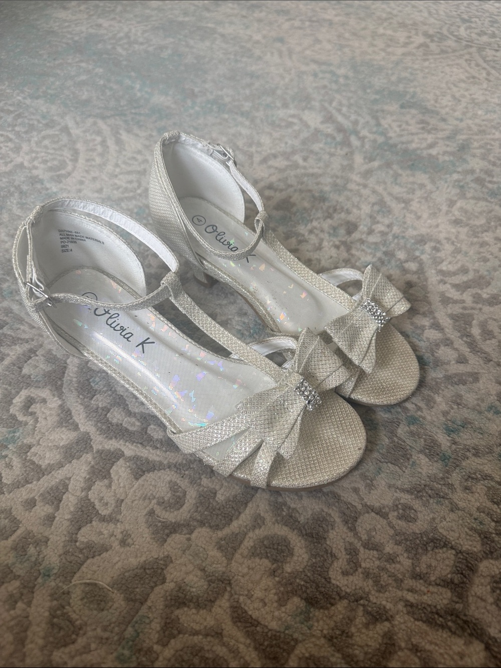Little Girls' Silver Bow Dress Sandals